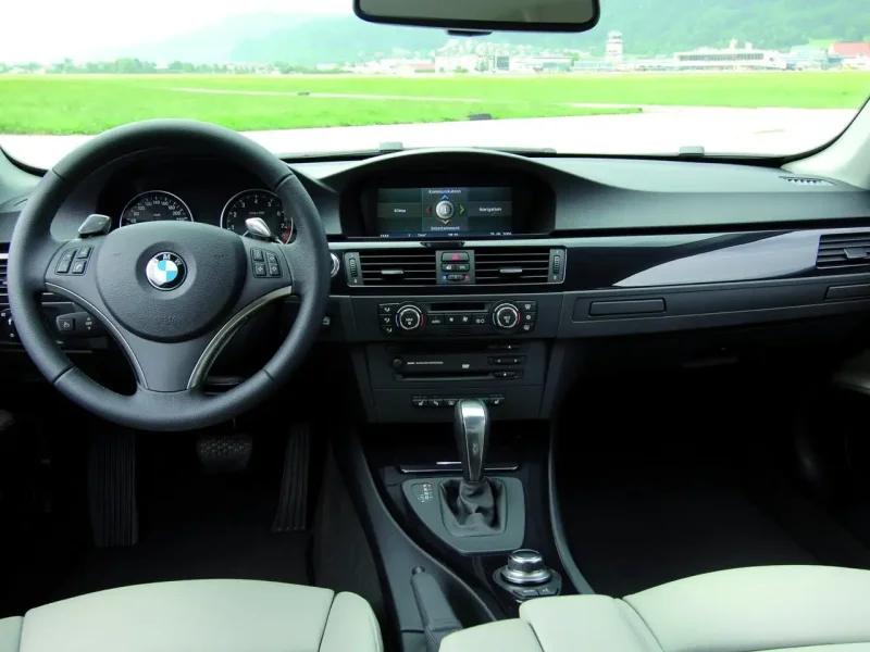 BMW 325 салон