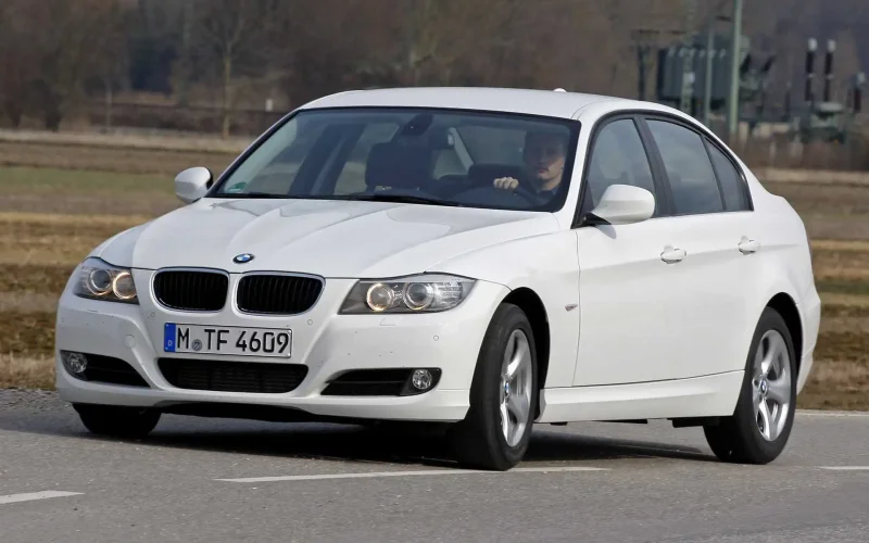БМВ е90 2008