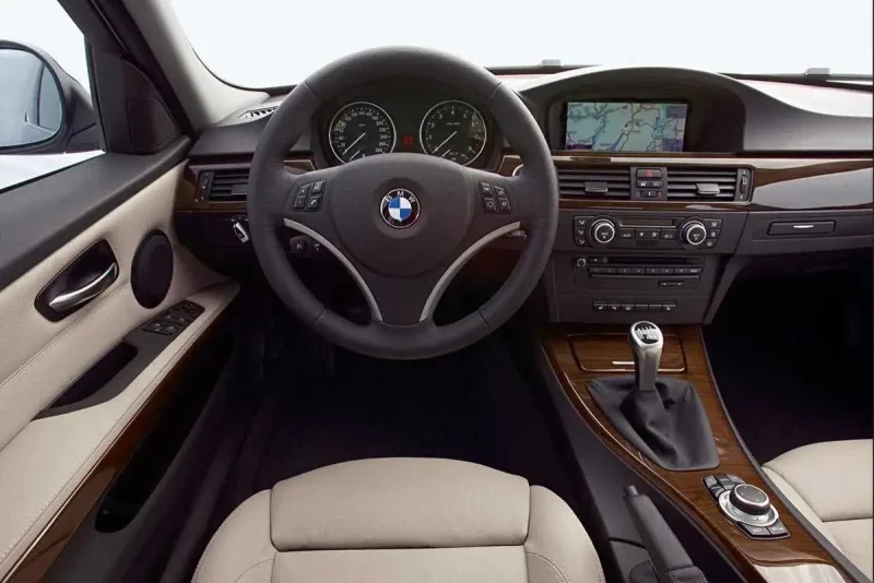 BMW 320i e90 салон