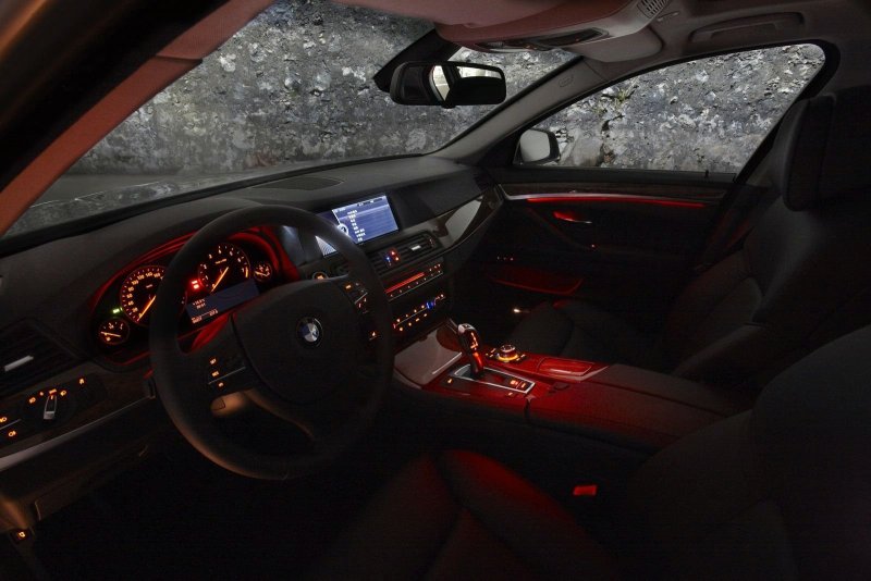 BMW 5 f10 салон ночью