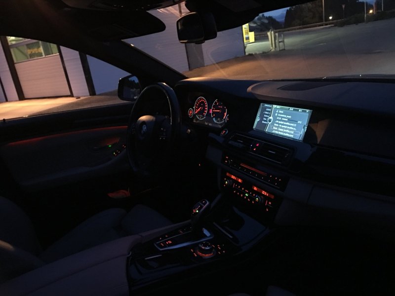 BMW 5 f10 Рестайлинг салон ночью