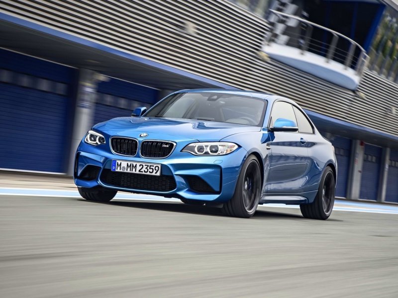 BMW m2 Coupe белая