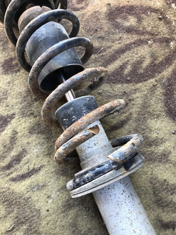 Передние пружин БМВ е39