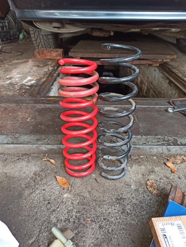 БМВ е39 седан задние пружины
