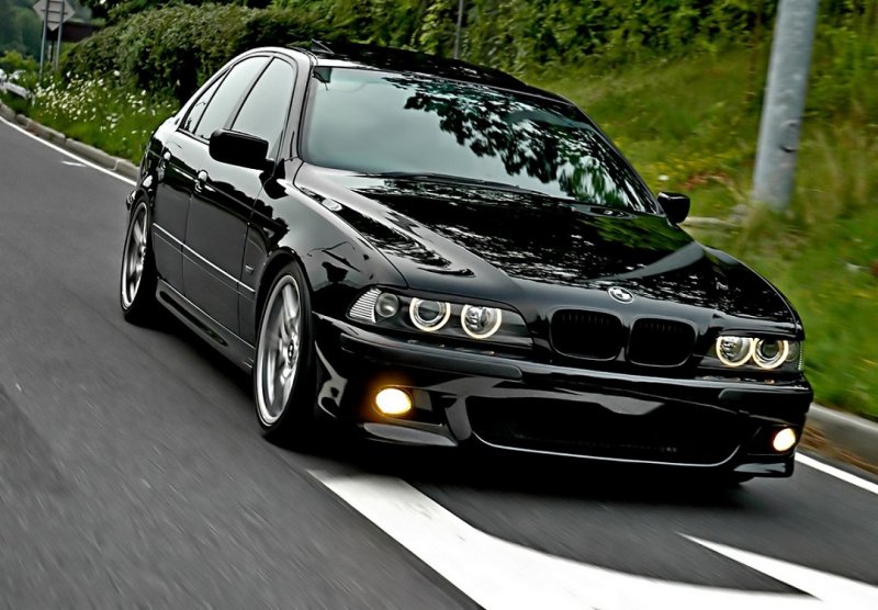 БМВ е39 серая