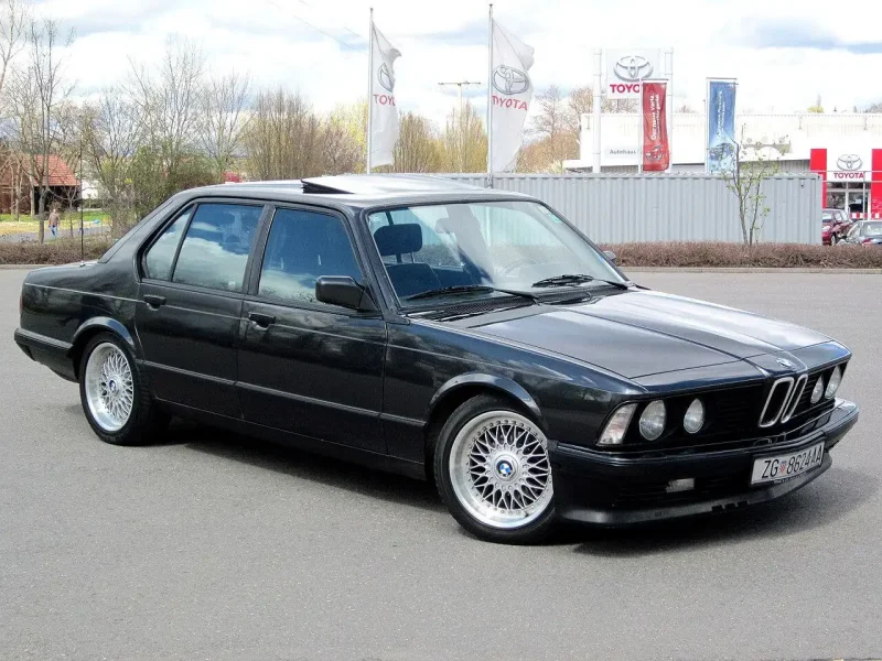 BMW e23
