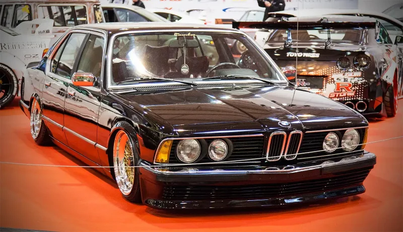 BMW 728i e23