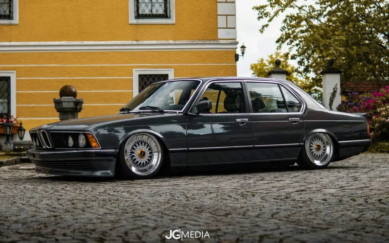 BMW 7 e23