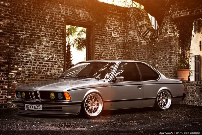BMW 7 e24