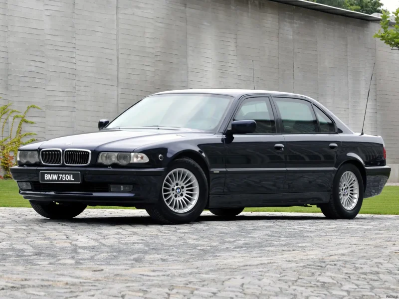 BMW 750 e38