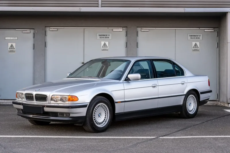 BMW 750 1999