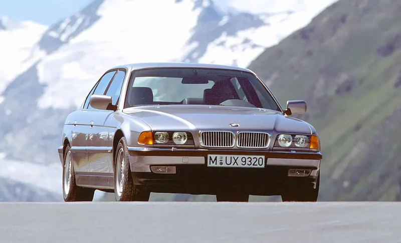 BMW 7 735 e38