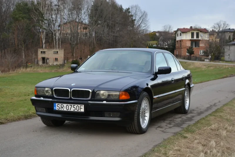 БМВ е38 750 il