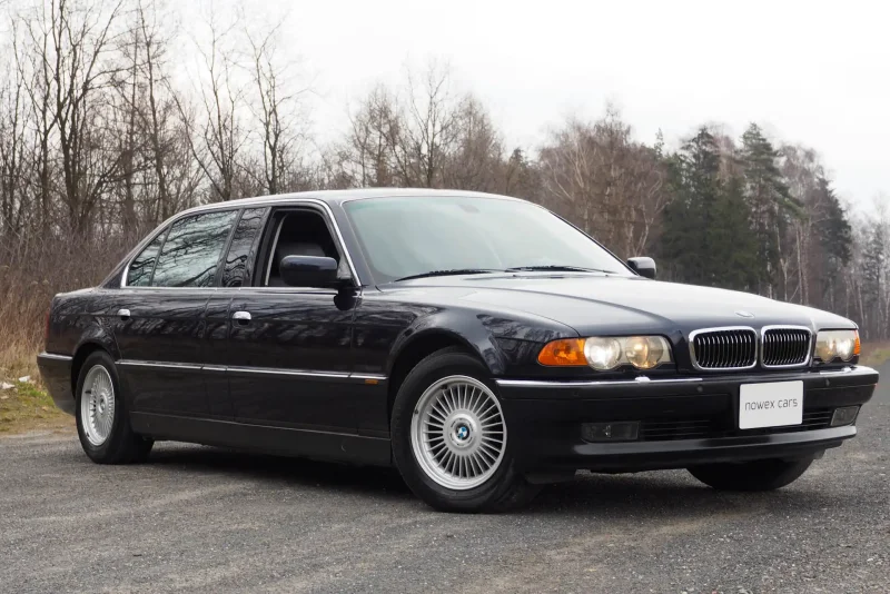 BMW 750 e38