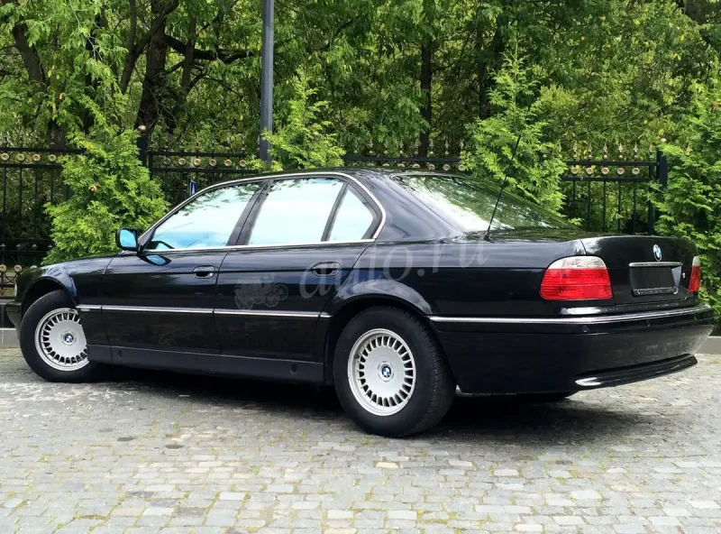 BMW 750 1995