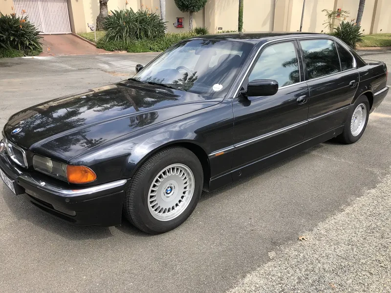 БМВ е38 750 il