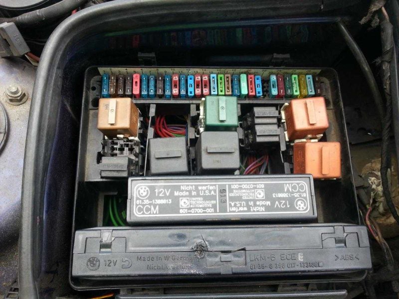 Блок реле BMW e34
