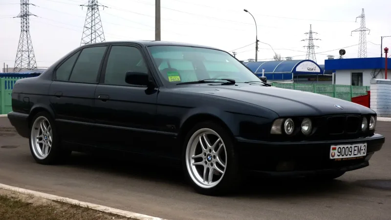 БМВ 34 черная