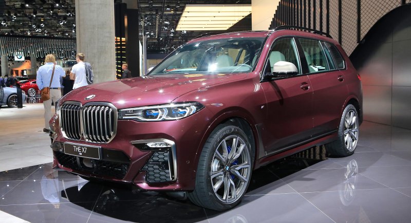 BMW x7 Red