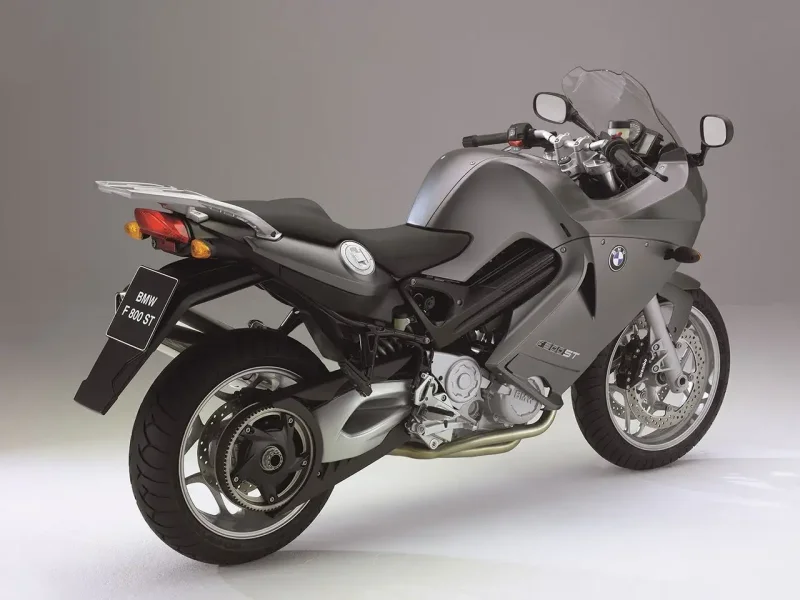 Мотоцикл БМВ f800st
