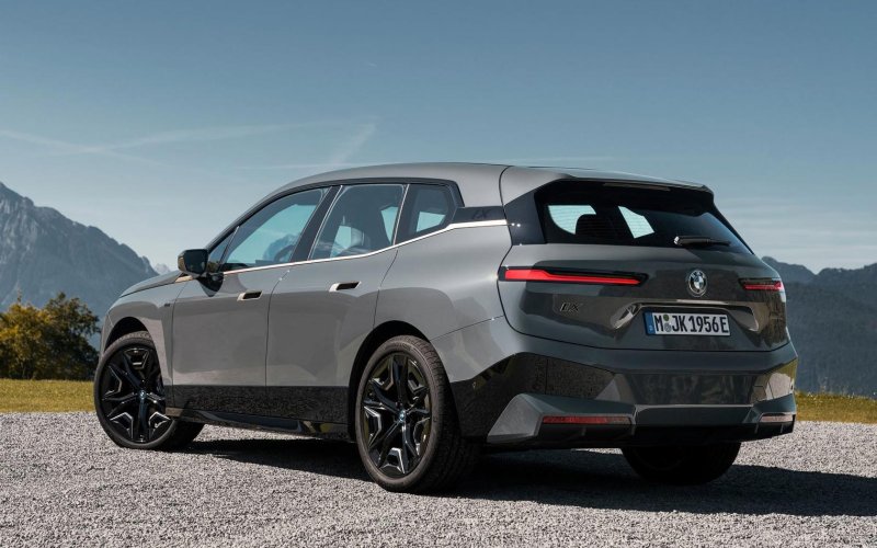 IX BMW 2021 электро