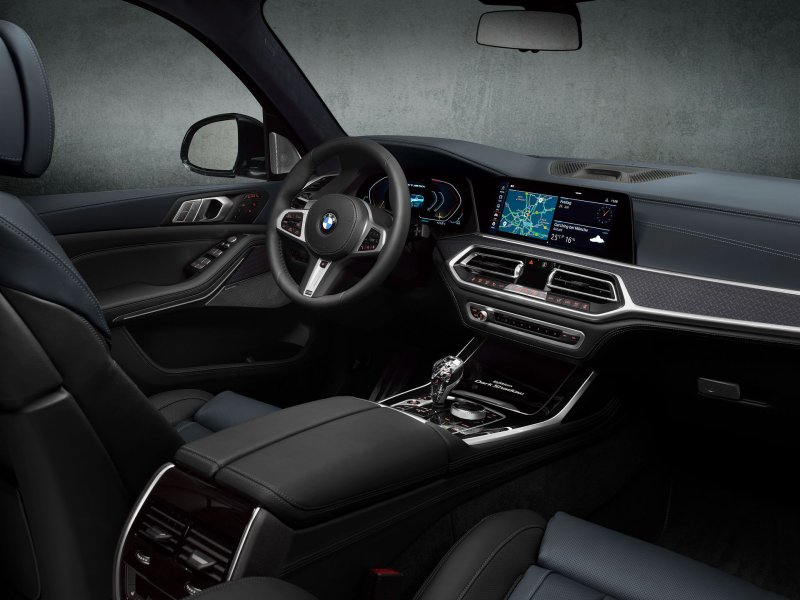BMW x7 Dark Shadow Edition