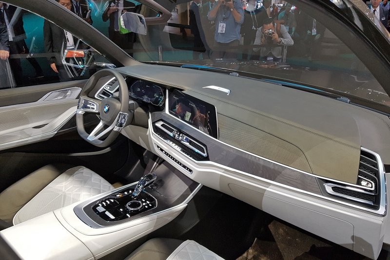 BMW x7 салон