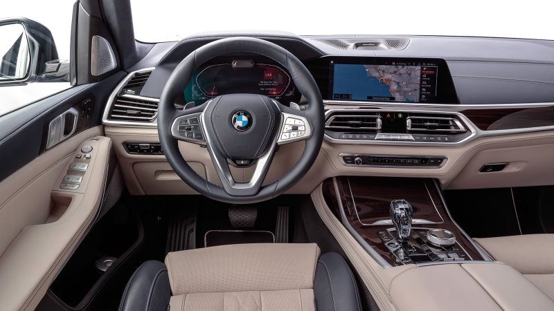 BMW x7 2022 салон