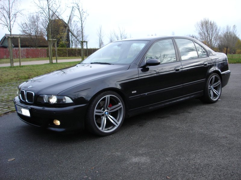 БМВ е39 525i