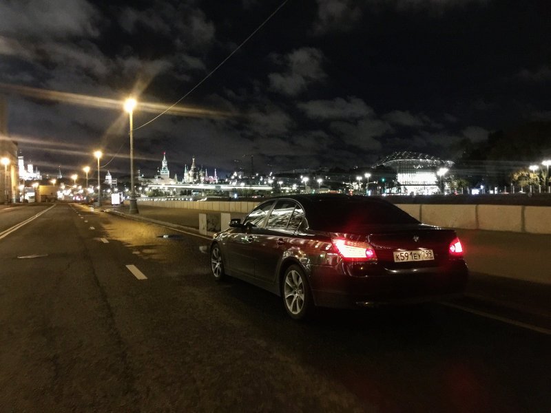 БМВ e60 ночью