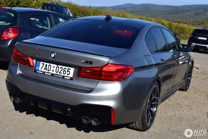 BMW m5 f90 сзади