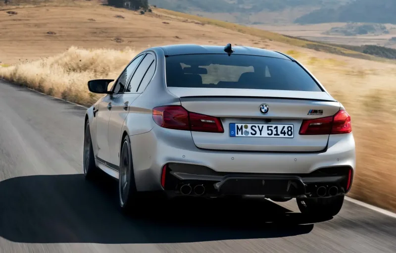 BMW m5 f90 сзади