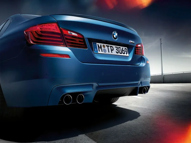 BMW m5 сзади