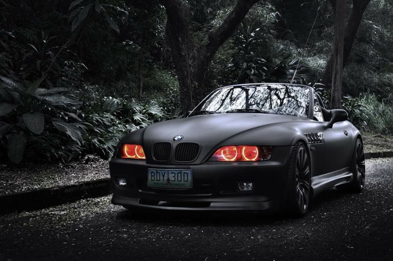 BMW чёрная матовая