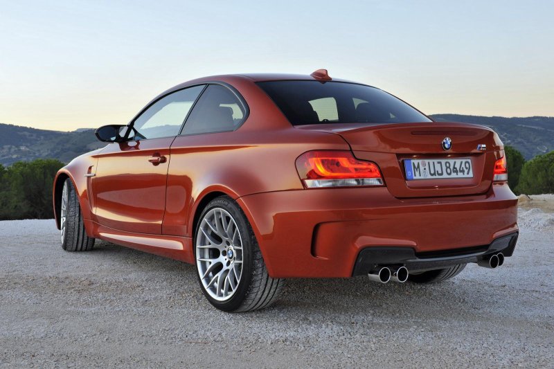 BMW m1 Coupe 2011