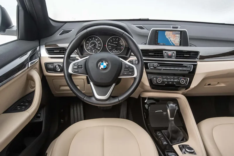 BMW x1 2021 салон