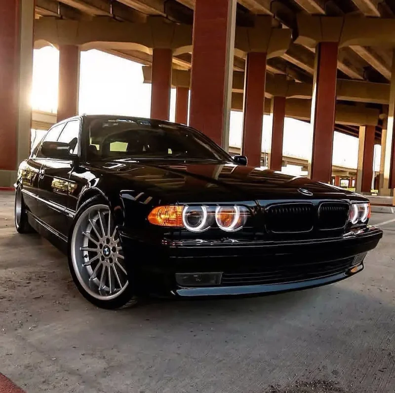 BMW e38 750i