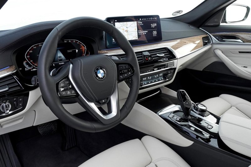 BMW 5 Series Touring 2022