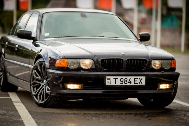 БМВ 750 I е38 бумер-1