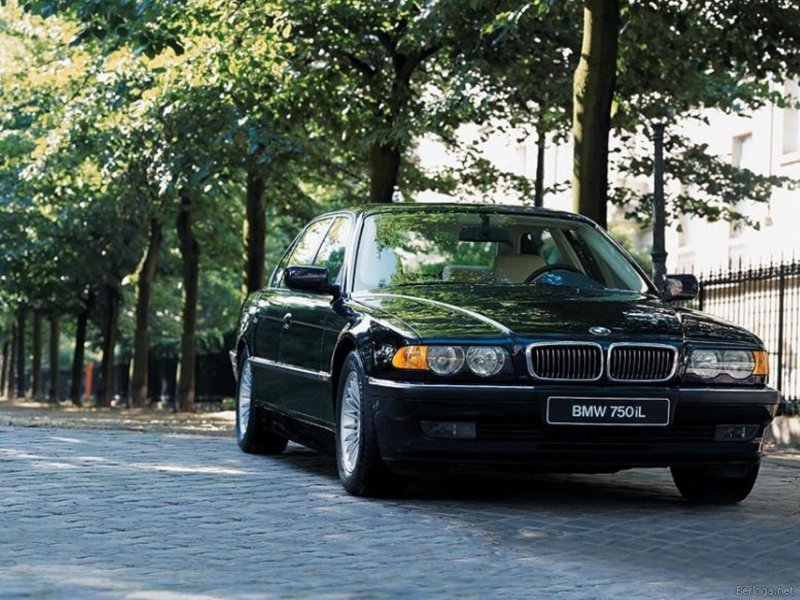 BMW 750il e38 черная