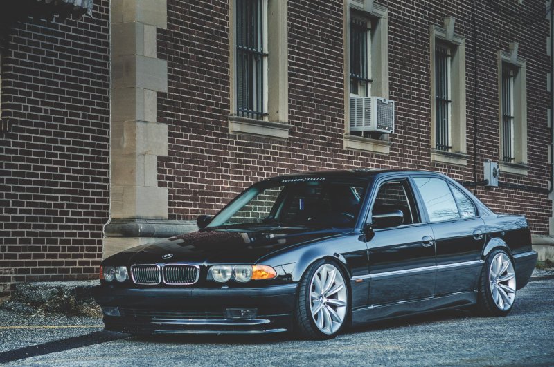 BMW 750 e38