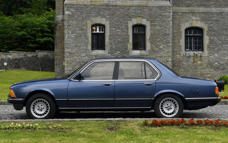 BMW 7 Series (e23)