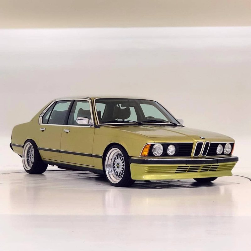 BMW 7 Series (e23)