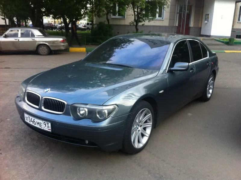 BMW 750 2003