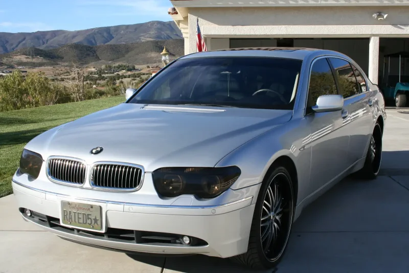 BMW 750 2003
