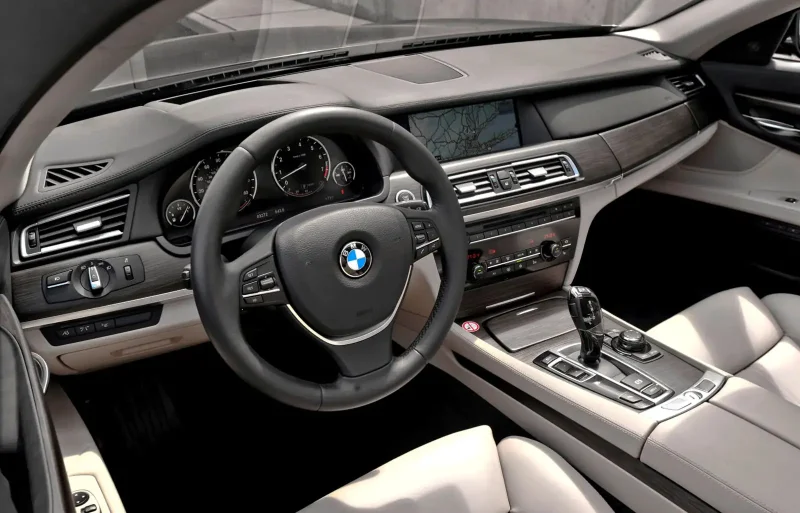 BMW 7 гибрид