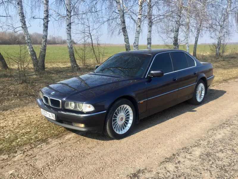 BMW 7 1998
