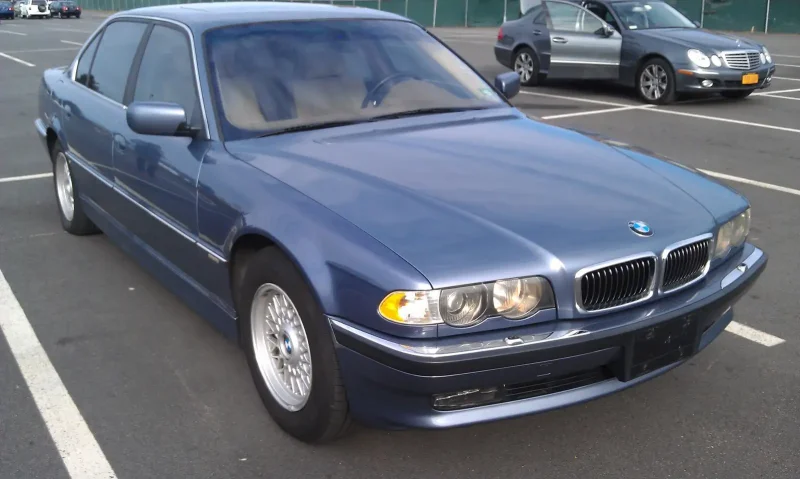 BMW 7 2001