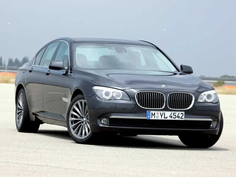 BMW m7 2021