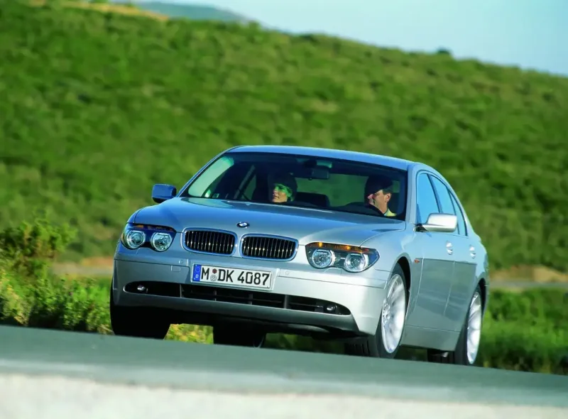 BMW 5 е65